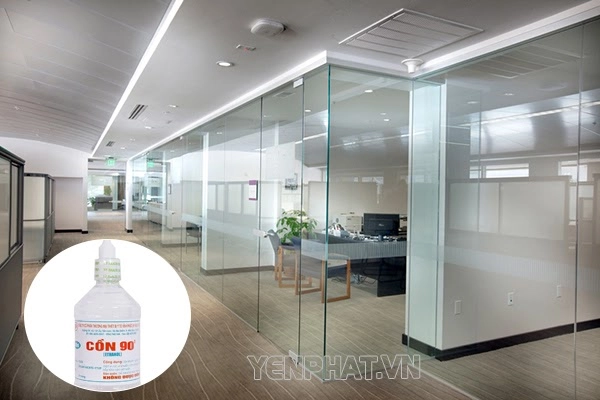 cách lau cửa kính cường lực