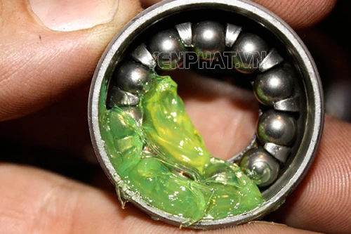 mỡ bôi trơn trên vòng bi