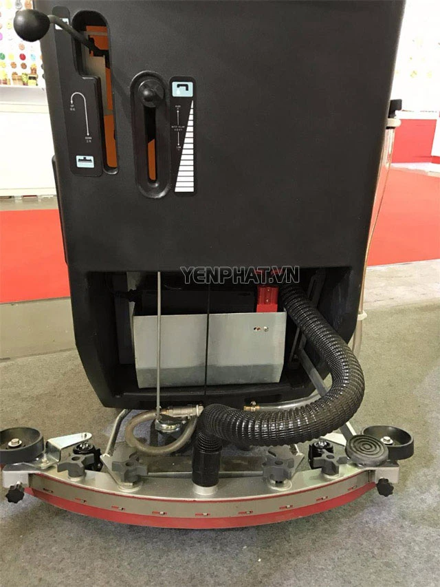 Mặt sau của máy C5