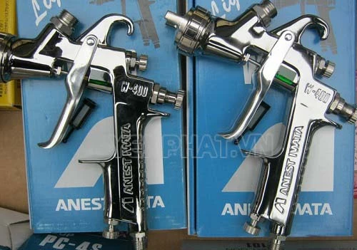 Nút điều khiển được cấu tạo trên thân súng phun sơn