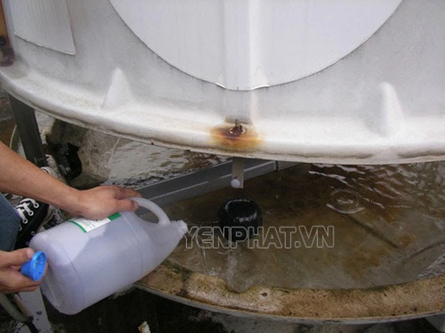 Sử dụng hóa chất kiểm soát ăn mòn tháp hạ nhiệt nước