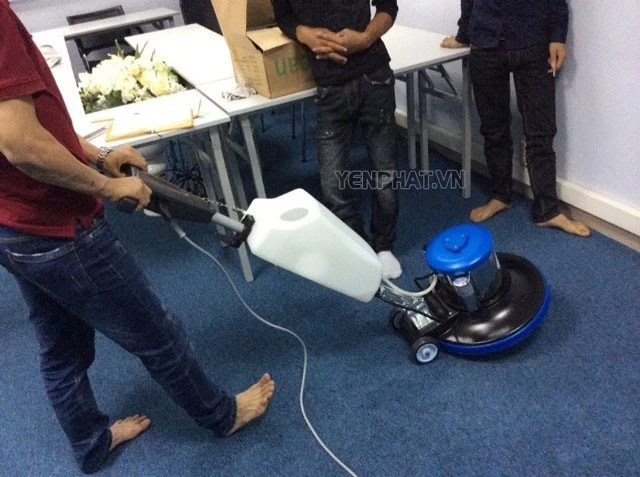cách lắp đặt máy chà sàn tạ cầm tay