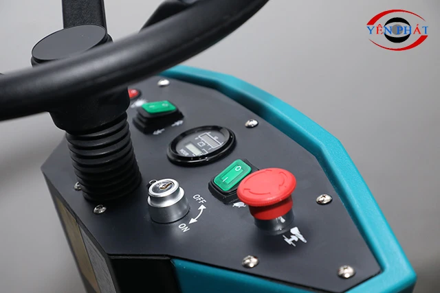 Máy chà sàn liên hợp ngồi lái Kumisai KMS 90B 4