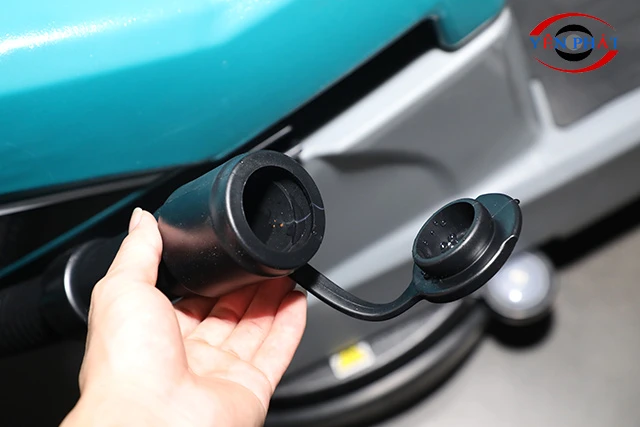 Máy chà sàn liên hợp ngồi lái Kumisai KMS 90B 2