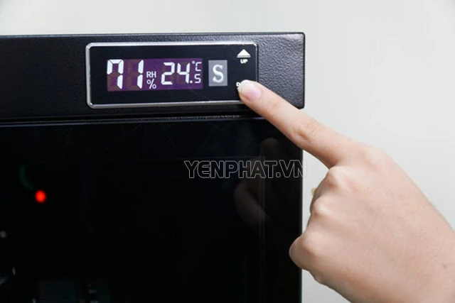 phân biệt tủ chống ẩm chính hãng