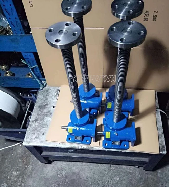 cơ cấu nâng hạ bằng vít me