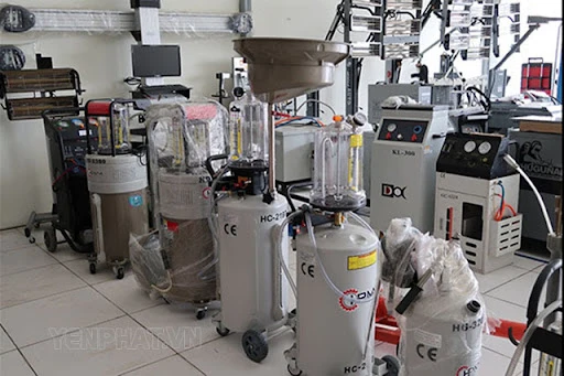 thay dầu bằng máy hút dầu thải