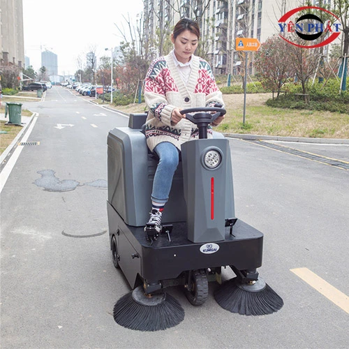 Xe quét rác ngồi lái nhà xưởng Kumisai KMS-1250E 3