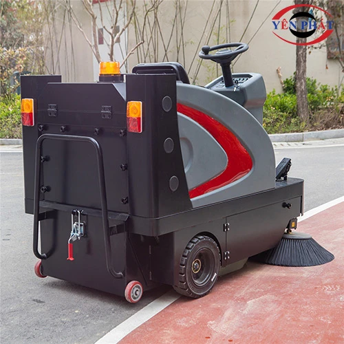 Xe quét rác ngồi lái nhà xưởng Kumisai KMS-1350E 6