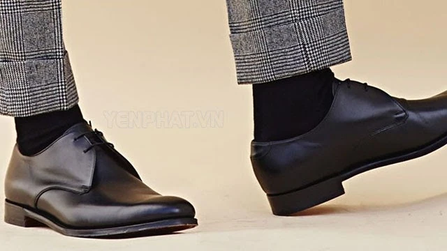 Hướng dẫn cách làm mềm giày da cực đơn giản mà bạn nên biết