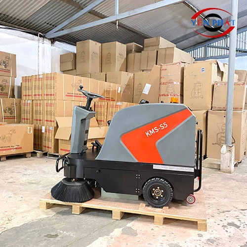Xe quét rác ngồi lái nhà xưởng Kumisai KMS-S5 3