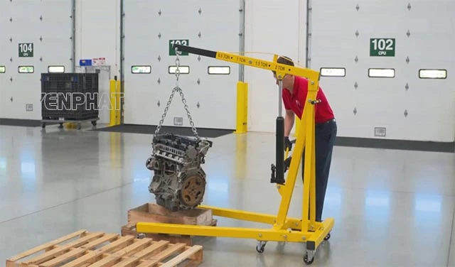 Cẩu móc thủy lực với thao tác vận hành đơn giản
