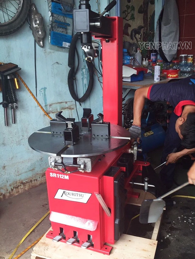 Máy tháo vỏ lốp Kouritsu SR112M