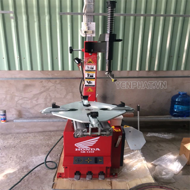 Máy làm lốp xe tay ga, ô tô tải Honda SH-125 F