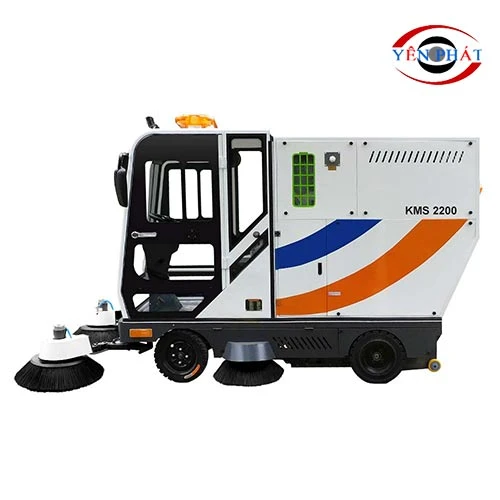 Xe quét rác công nghiệp ngồi lái Kumisai KMS-2200 3