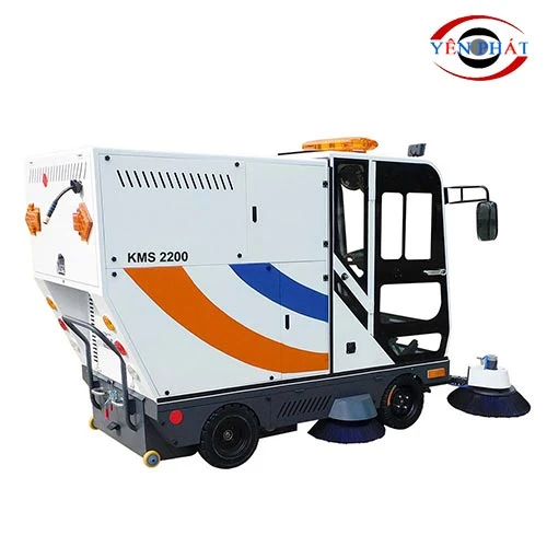 Xe quét rác công nghiệp ngồi lái Kumisai KMS-2200 4