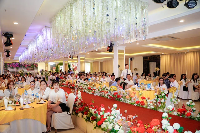 nhân viên công ty yên phát
