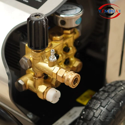 Máy rửa xe cao áp giá rẻ Kumisai 20M32-5.5T4 (tự động ngắt) 5