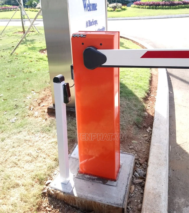 Barie tự động FAAC 620 TT trang bị động cơ thủy lực với khối mở và đóng hiện đại
