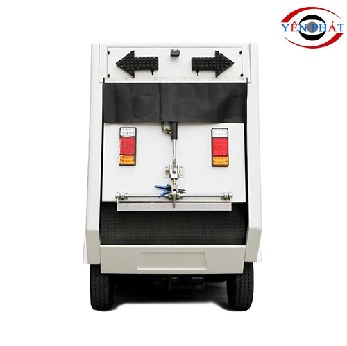 Xe quét rác công nghiệp ngồi lái Kumisai KMS-2000-M (Pin Lithium) 6