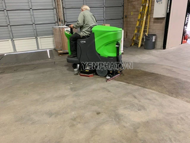 sử dụng máy chà sàn ngồi lái IPC CT110 BT60
