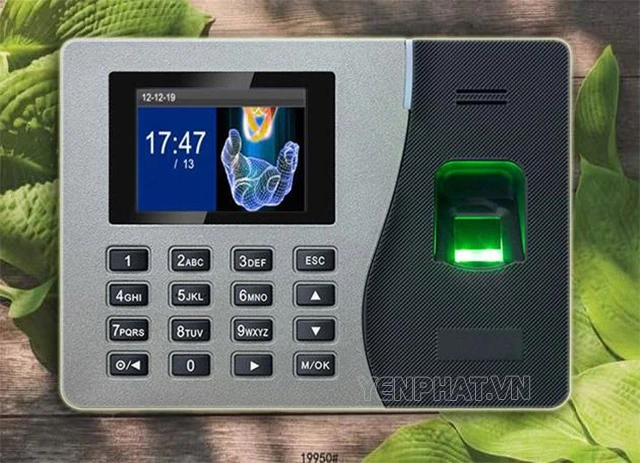 Kiểm soát nhân viên bằng máy chấm công vân tay