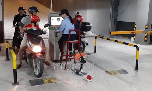 Chỉ cần 1 - 2 nhân viên là đã có thể vận hành cho toàn hệ thống trông xe ở bãi