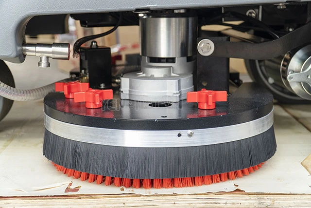 Hiệu quả chà Máy chà sàn ngồi lái Kumisai KMS 138 tốt