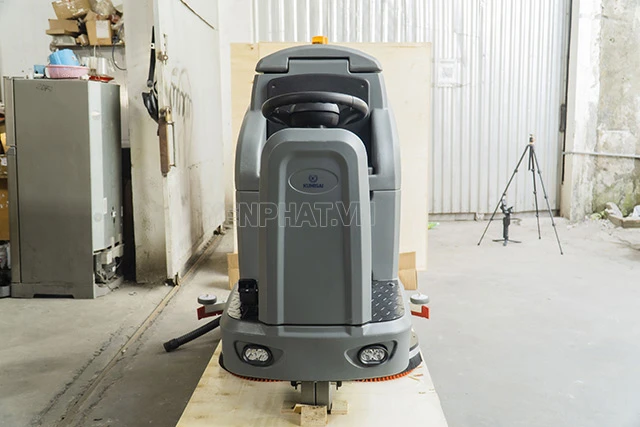 Mua Máy chà sàn ngồi lái Kumisai KMS 138