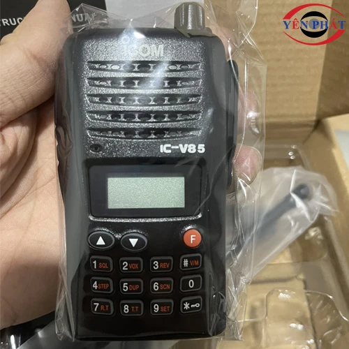 Bộ đàm cầm tay iCOM IC - V85 4