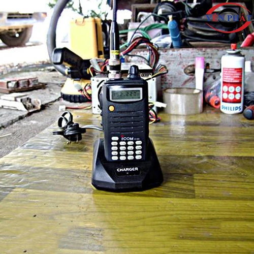 Bộ đàm cầm tay iCOM IC - V83 3