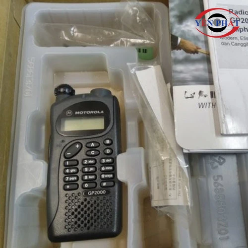 Bộ đàm cầm tay Motorola GP-2000 UHF 4