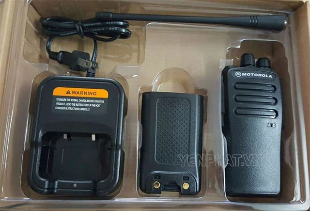 Một số phụ kiện đi kèm với bộ đàm
