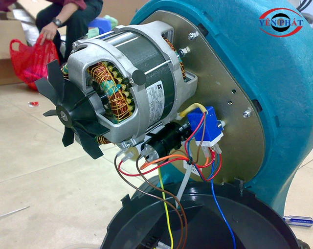 Thay motor máy chà sàn