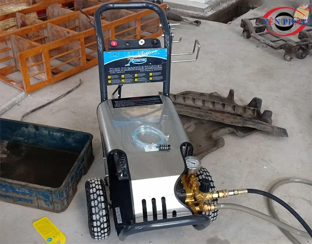 Mua máy bơm rửa xe 3 pha chính hãng