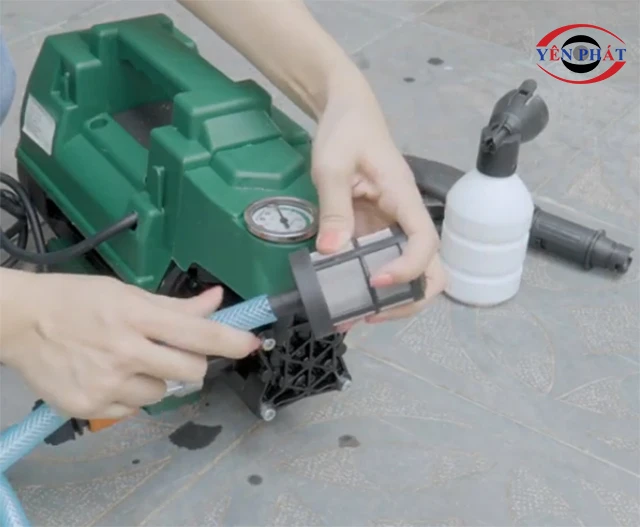 Lắp máy rửa xe mini