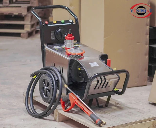 Máy rửa xe đầy đủ phụ kiện