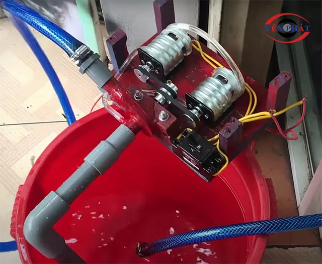 Chế máy bơm nước thành máy rửa xe