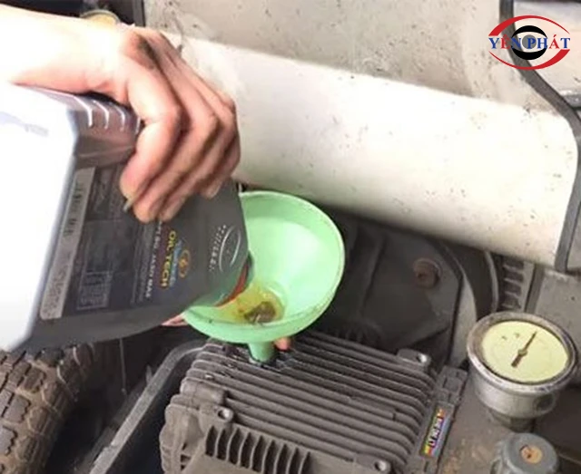 Thay dầu máy rửa xe