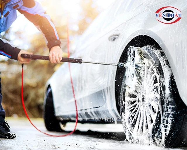 Dịch vụ rửa xe ô tô chuyên nghiệp