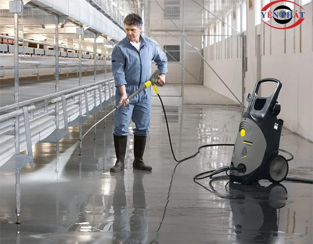 Mua máy rửa xe Bosch hay Karcher