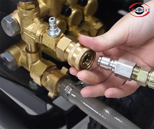 Khớp nối nhanh nối với máy rửa xe