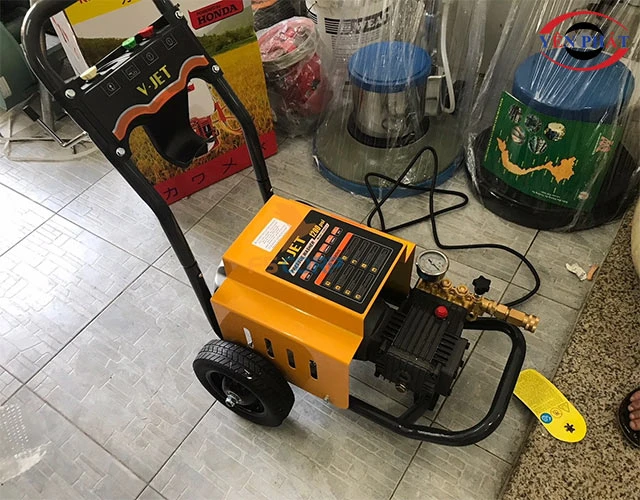 Máy rửa xe V-jet