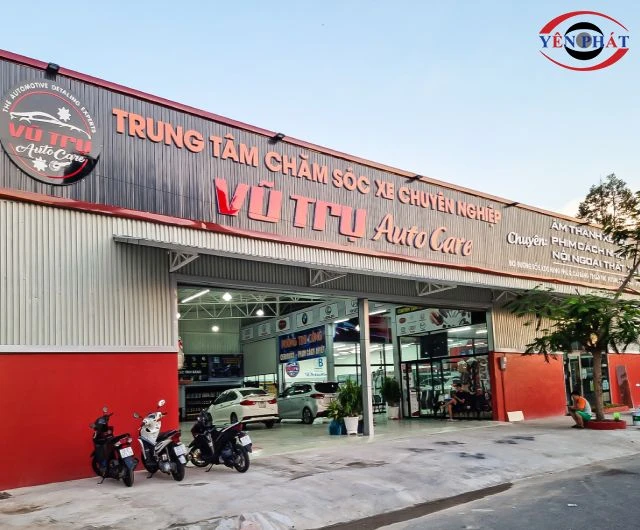 Tiệm rửa xe Vũ Trụ Auto