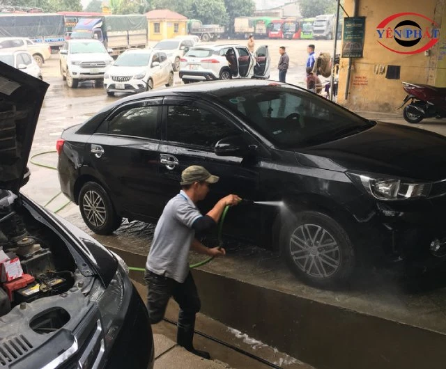 Phụt rửa lộp xe ô tô