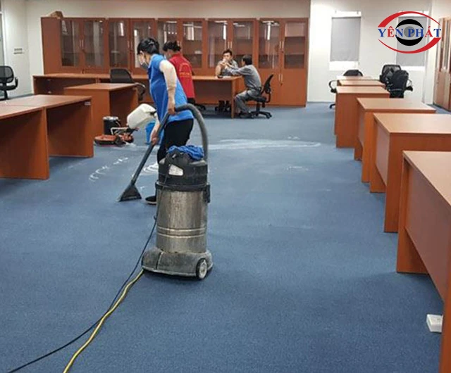 dùng máy hút bụi hút nước