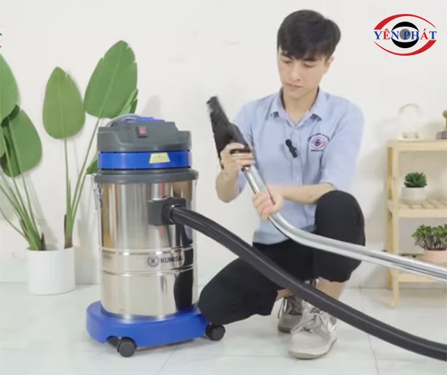 Tháo lắp phụ kiện máy hút bụi