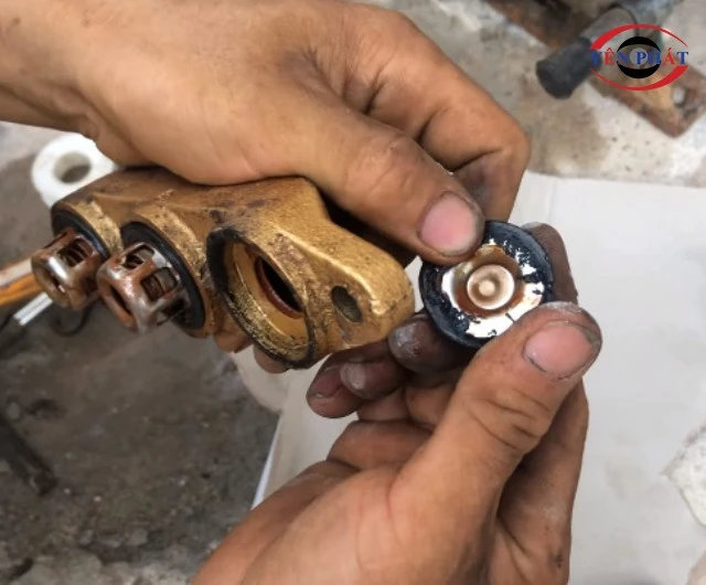 Linh kiện máy rửa xe bị hao mòn
