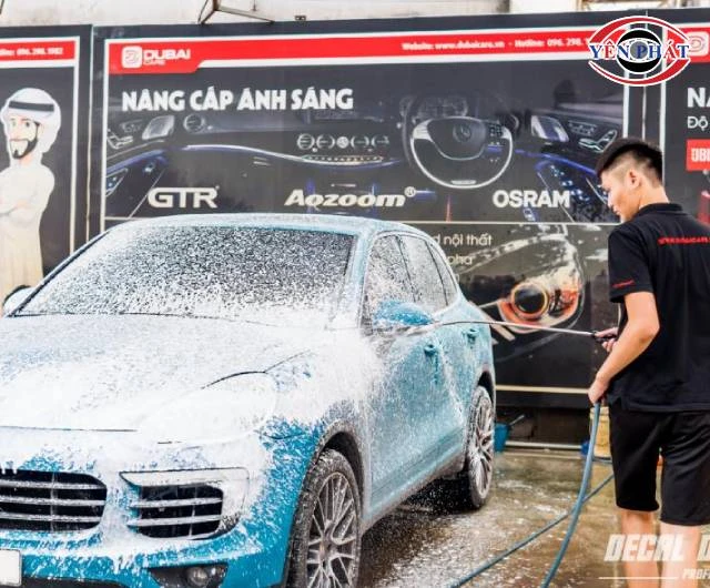 Xịt rửa xe ô tô