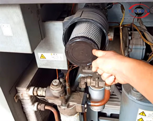 Lọc gió máy nén khí tắc nghẽn